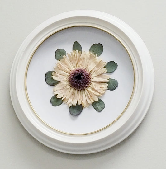 White Dried Flower Hand Crafted on Porcelain Plate